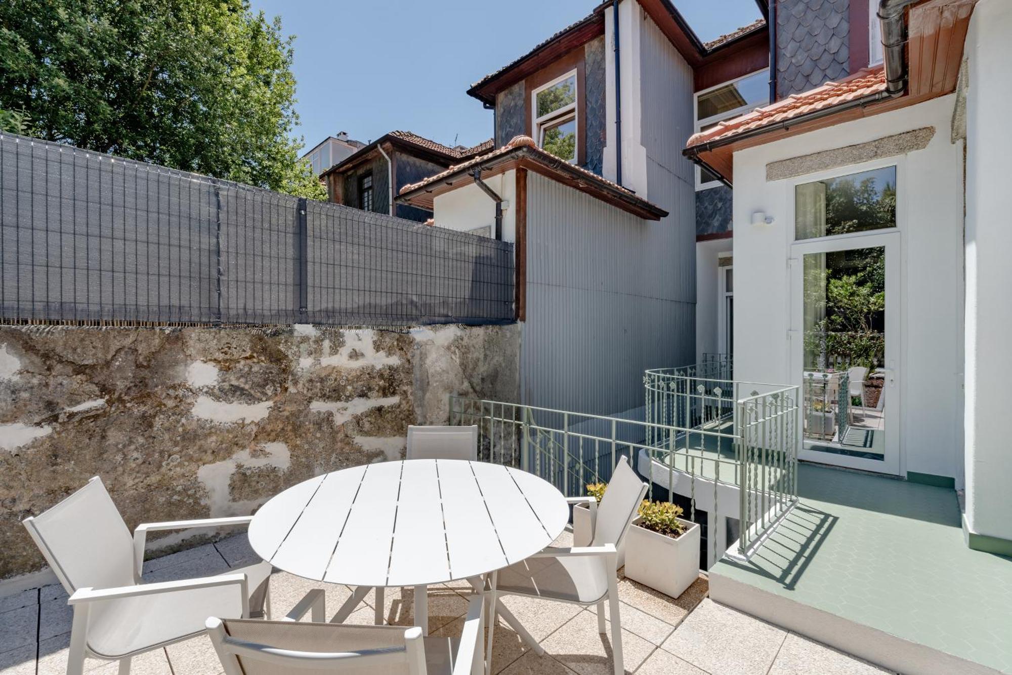 Downtown Grand Houses Порто Екстериор снимка
